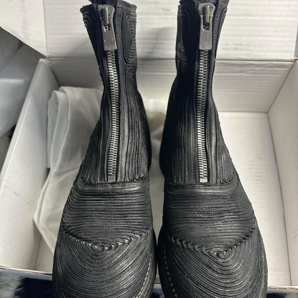 Embroidered Guidi Front zip boot